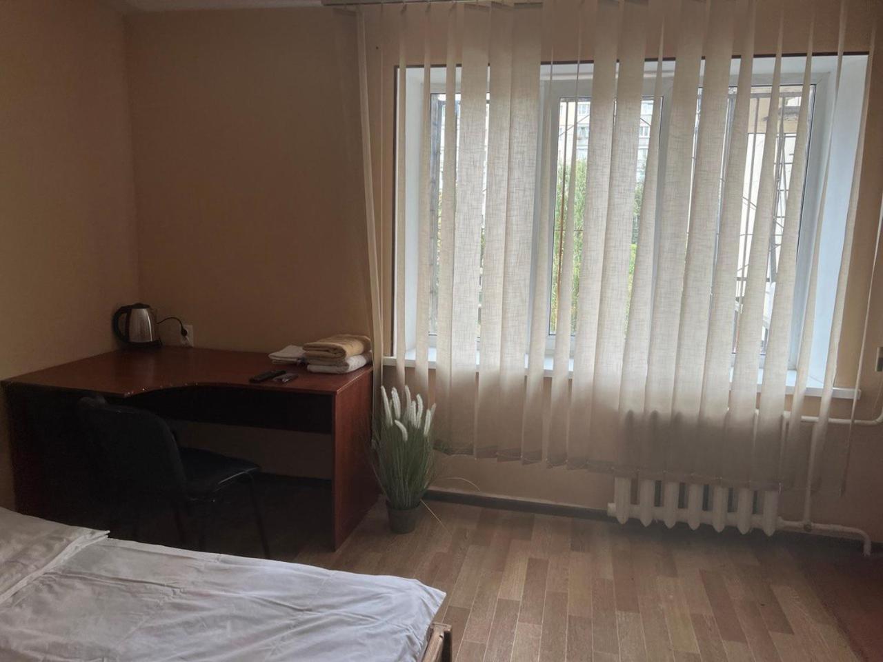 Hostel Krone Gok Zatishok Kiev Esterno foto